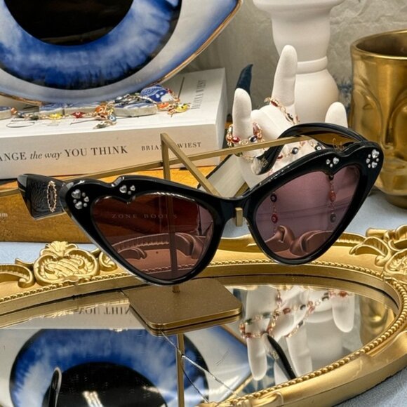 🆕 CAMILLA 🧿 NWOT Flutterby Sunglasses, Black Acetate & Dark Pink Lens - Picture 12 of 16